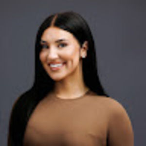 Meet your Posher, Ava